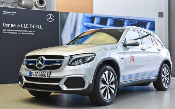 Mercedes-Benz uvedl vodíkový hybrid GLC F-CELL