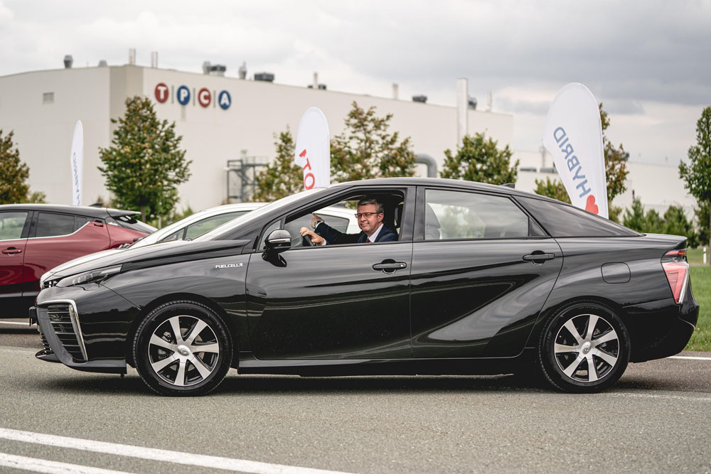 Nejen elektromobily, ale rovněž auta na vodíkové články budou v příštích letech měnit automobilový průmysl