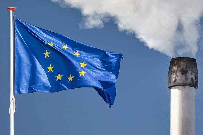 Evropská komise nově umožnila získat bezplatné emisní povolenky i výrobcům obnovitelného vodíku