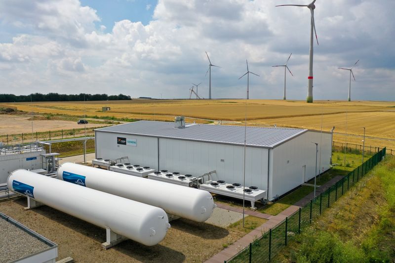 Komentář: Obnovitelný vodík v Nizozemsku za necelých 14 € na kilogram? A jak cenu snížit?